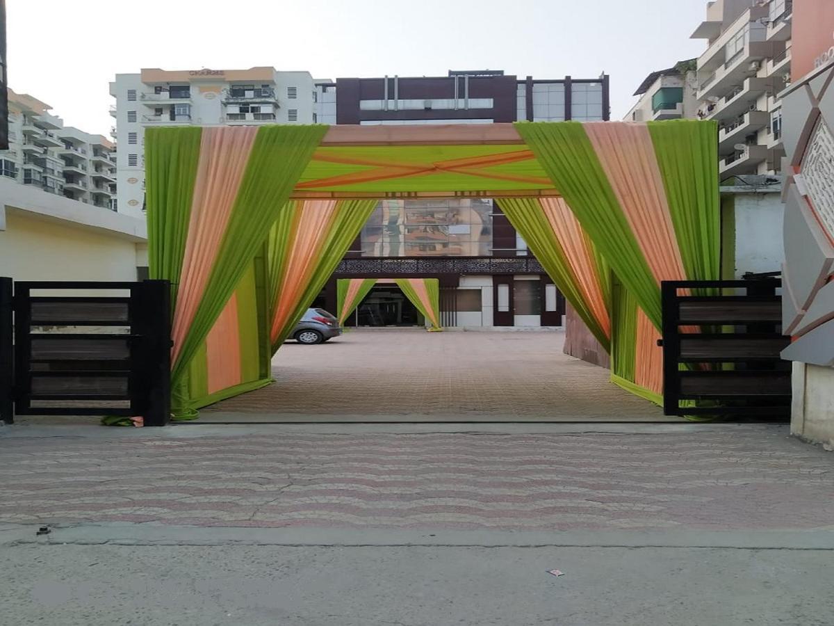 Genx Le Crescent Ghaziabad Hotel Bagian luar foto