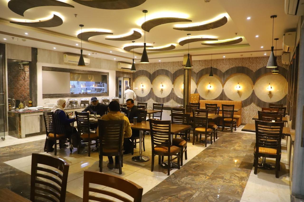 Genx Le Crescent Ghaziabad Hotel Bagian luar foto