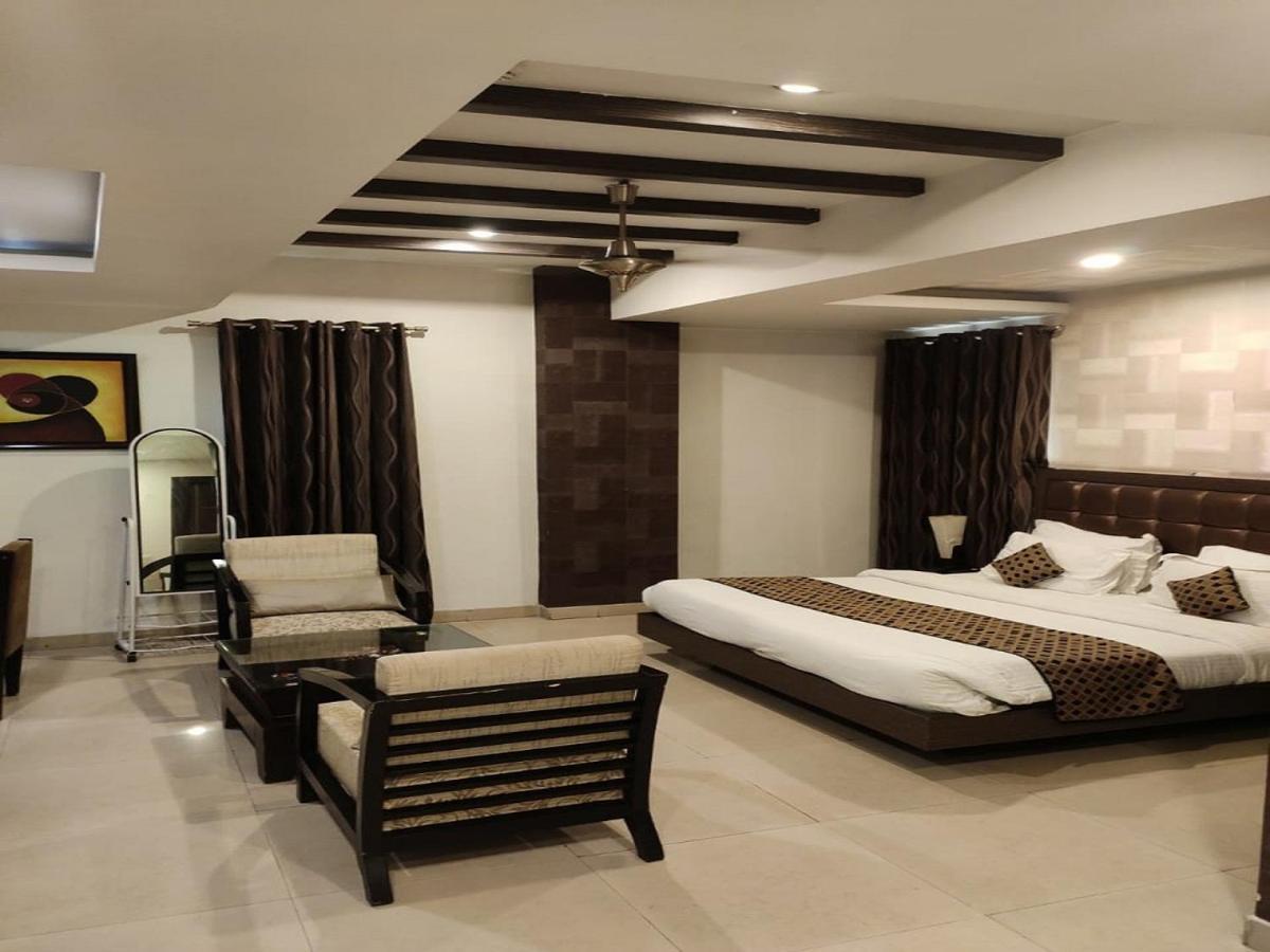 Genx Le Crescent Ghaziabad Hotel Bagian luar foto