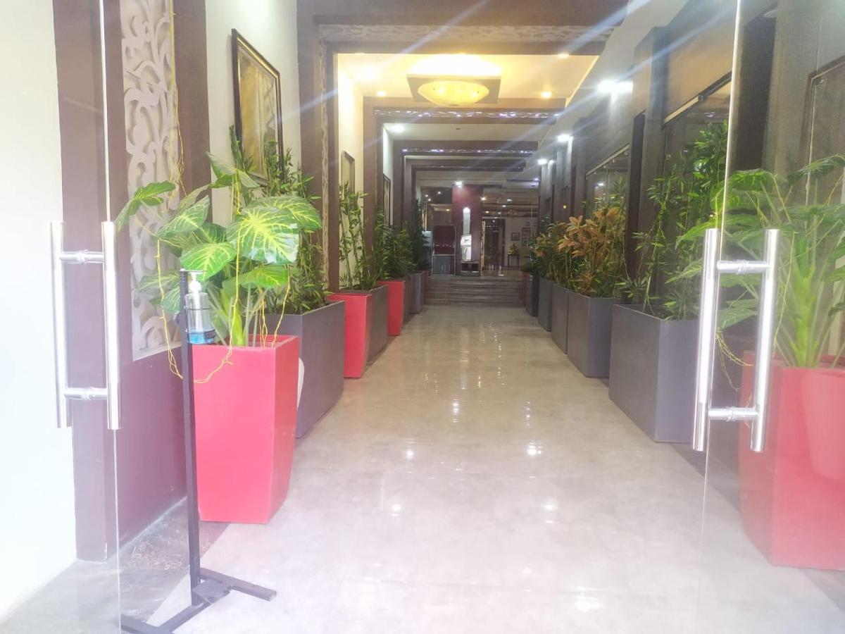 Genx Le Crescent Ghaziabad Hotel Bagian luar foto