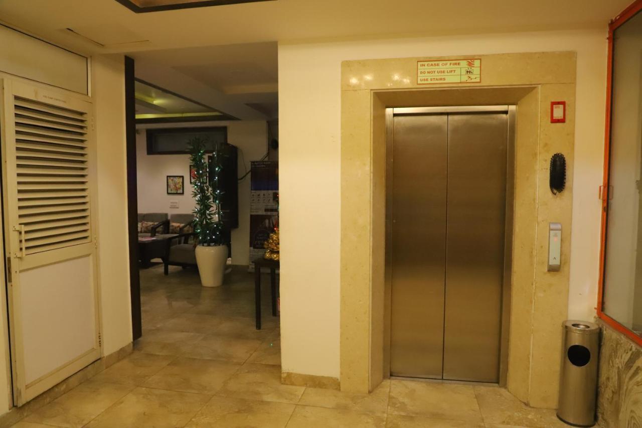 Genx Le Crescent Ghaziabad Hotel Bagian luar foto