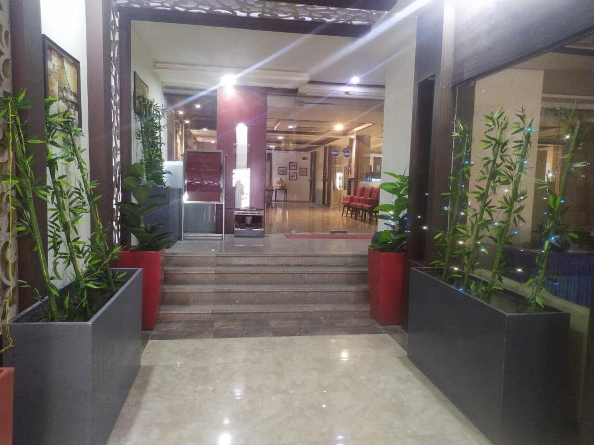 Genx Le Crescent Ghaziabad Hotel Bagian luar foto