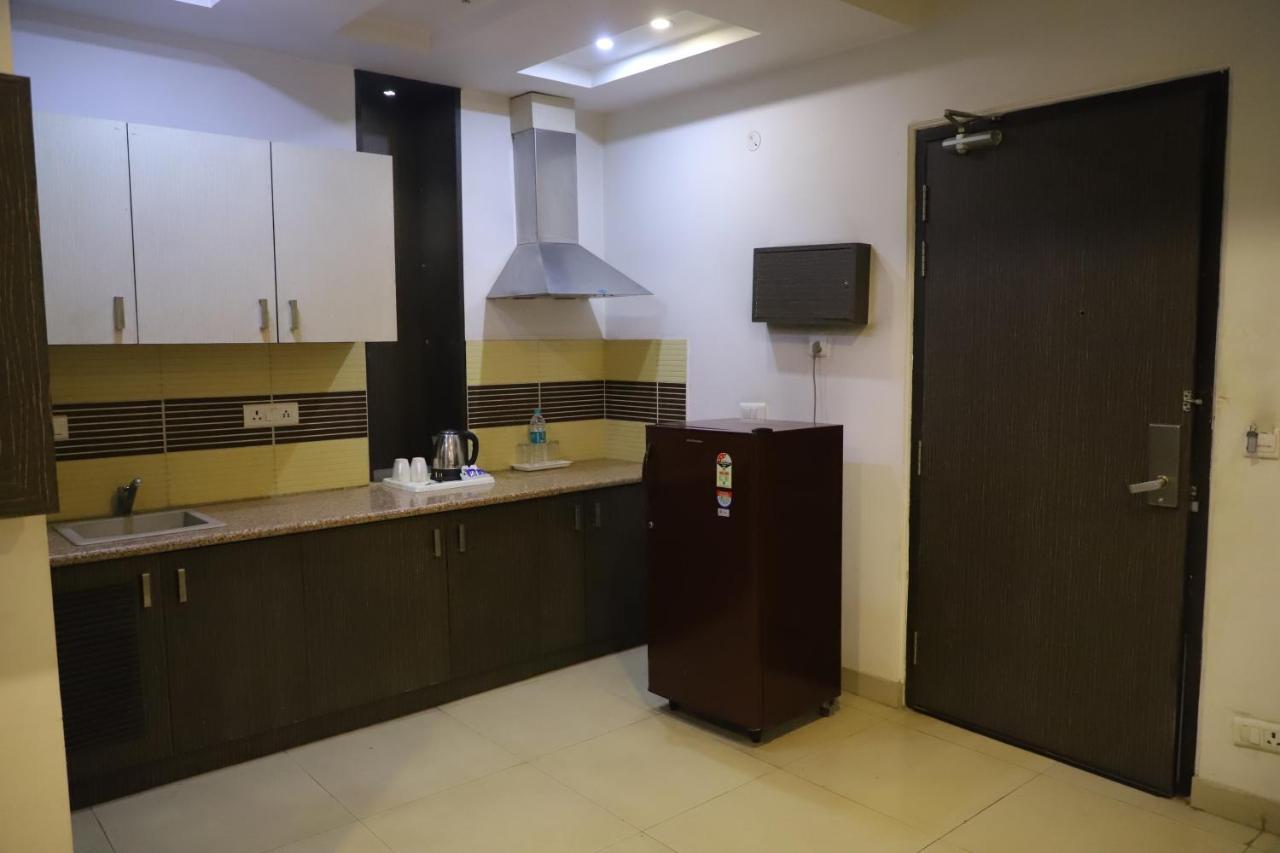 Genx Le Crescent Ghaziabad Hotel Bagian luar foto