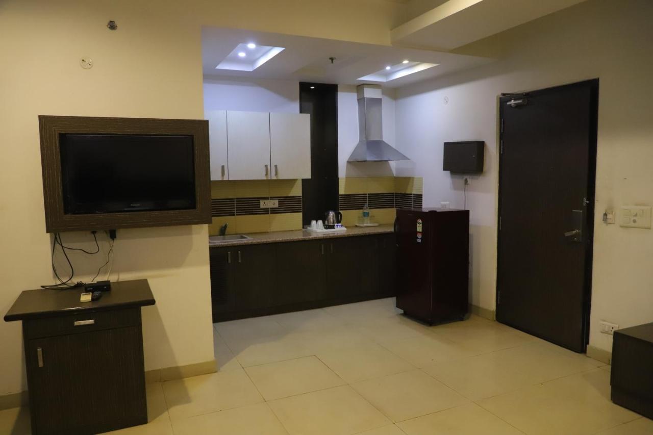 Genx Le Crescent Ghaziabad Hotel Bagian luar foto