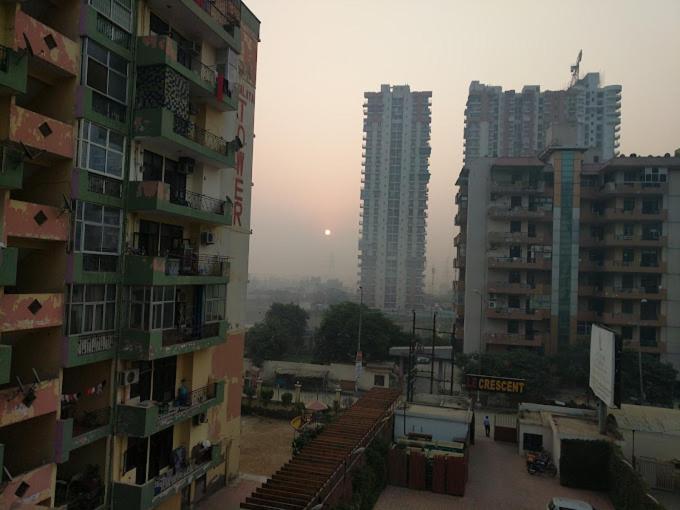 Genx Le Crescent Ghaziabad Hotel Bagian luar foto