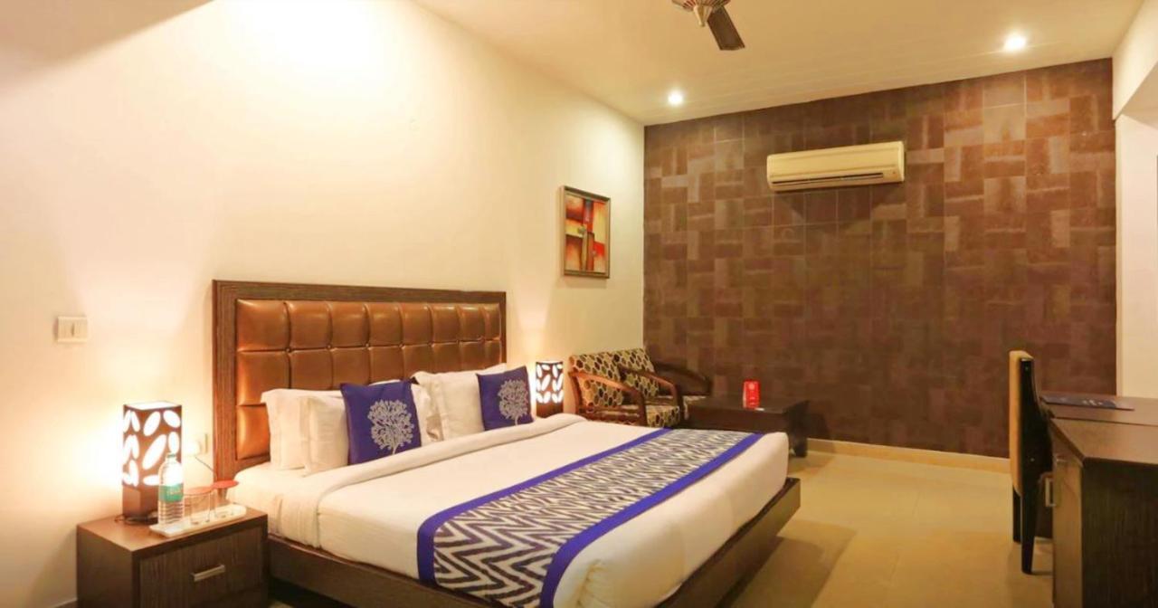 Genx Le Crescent Ghaziabad Hotel Bagian luar foto