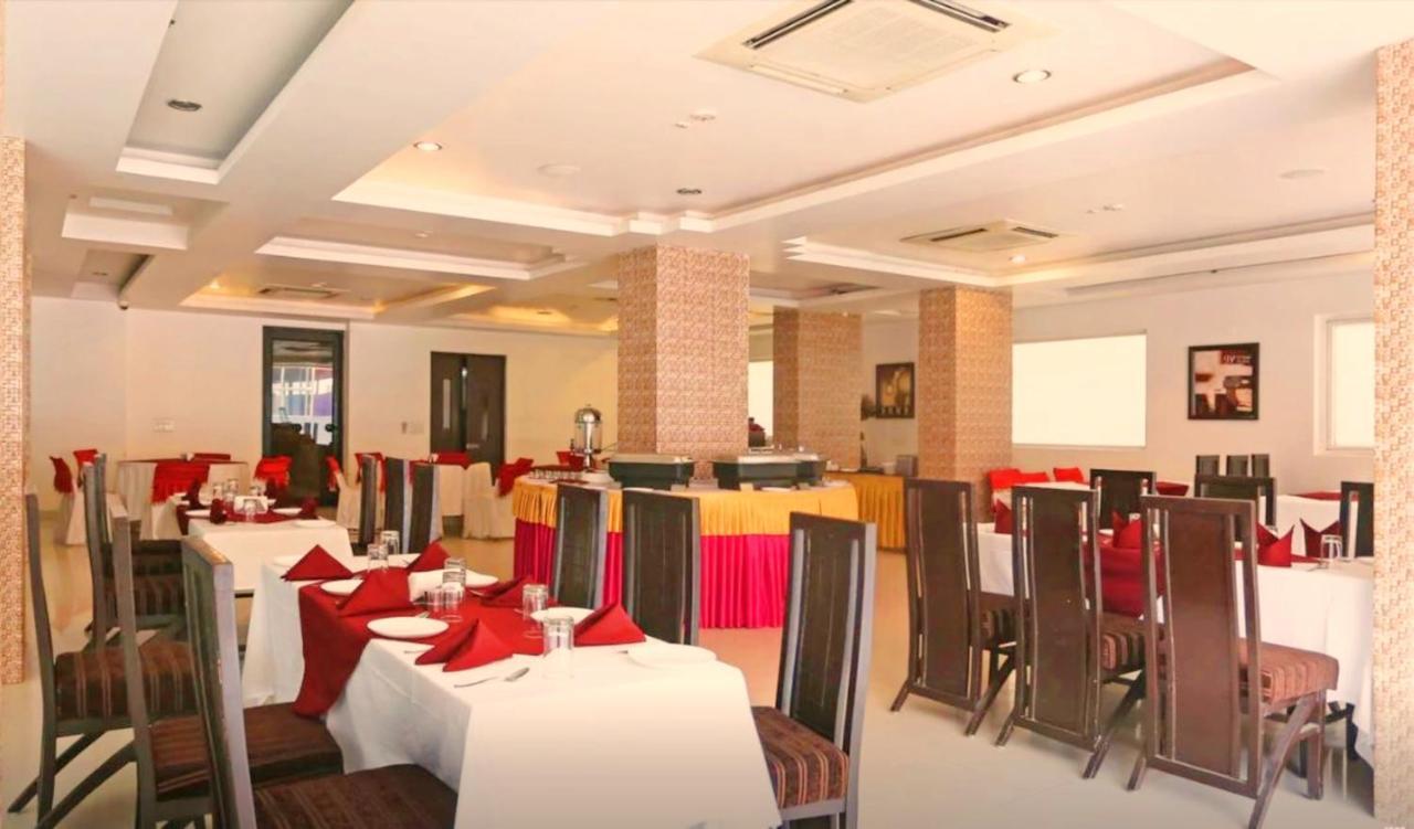 Genx Le Crescent Ghaziabad Hotel Bagian luar foto