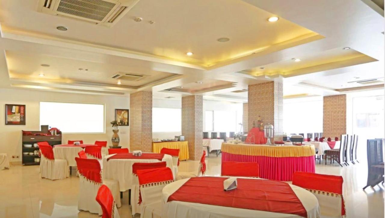Genx Le Crescent Ghaziabad Hotel Bagian luar foto