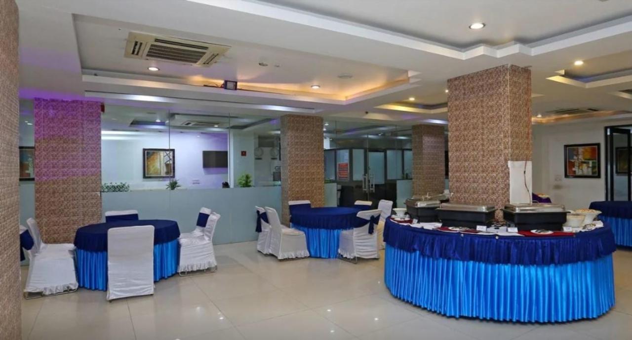 Genx Le Crescent Ghaziabad Hotel Bagian luar foto