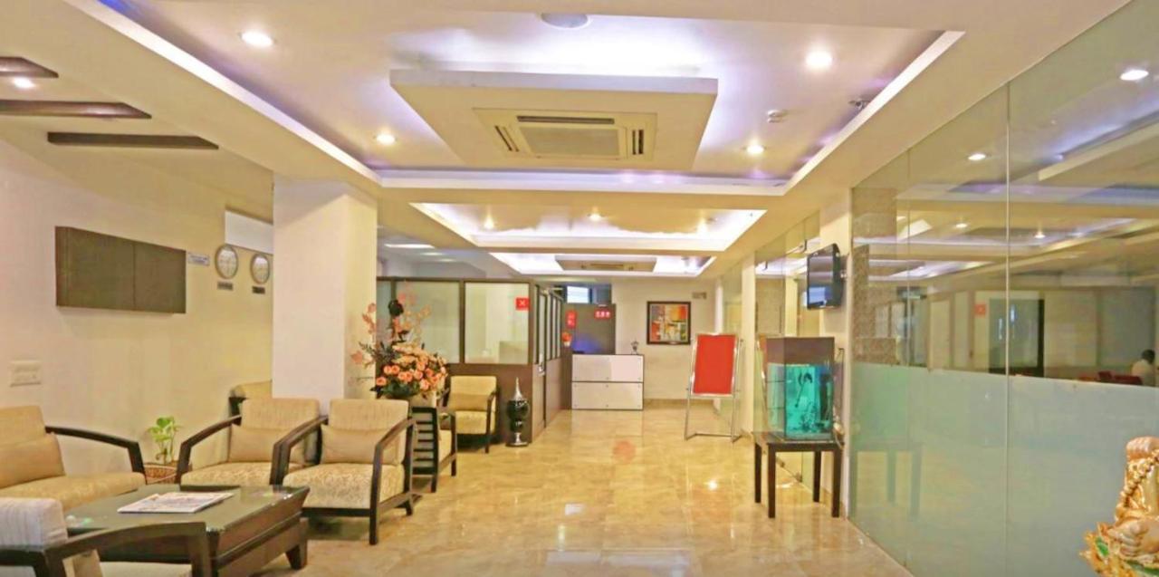 Genx Le Crescent Ghaziabad Hotel Bagian luar foto