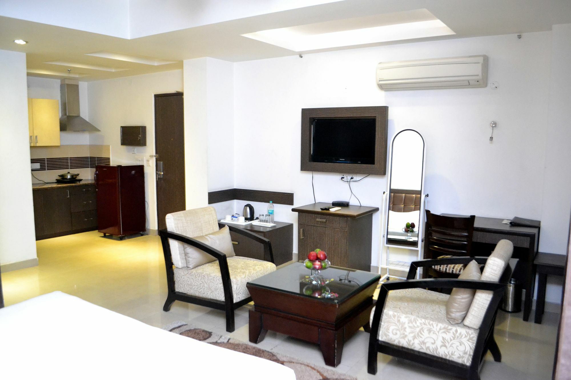 Genx Le Crescent Ghaziabad Hotel Bagian luar foto