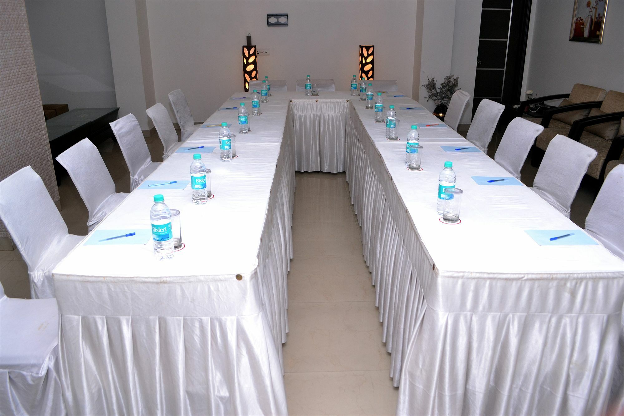 Genx Le Crescent Ghaziabad Hotel Bagian luar foto