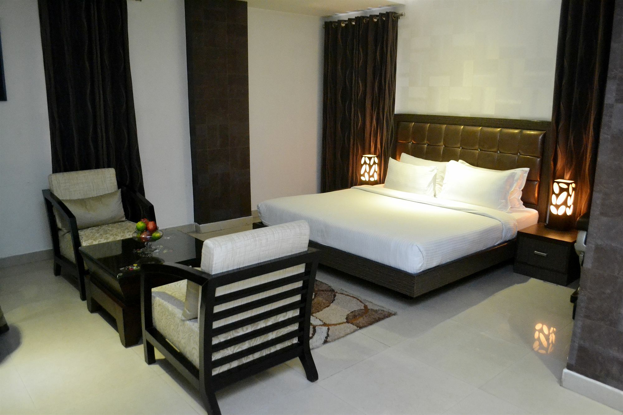 Genx Le Crescent Ghaziabad Hotel Bagian luar foto