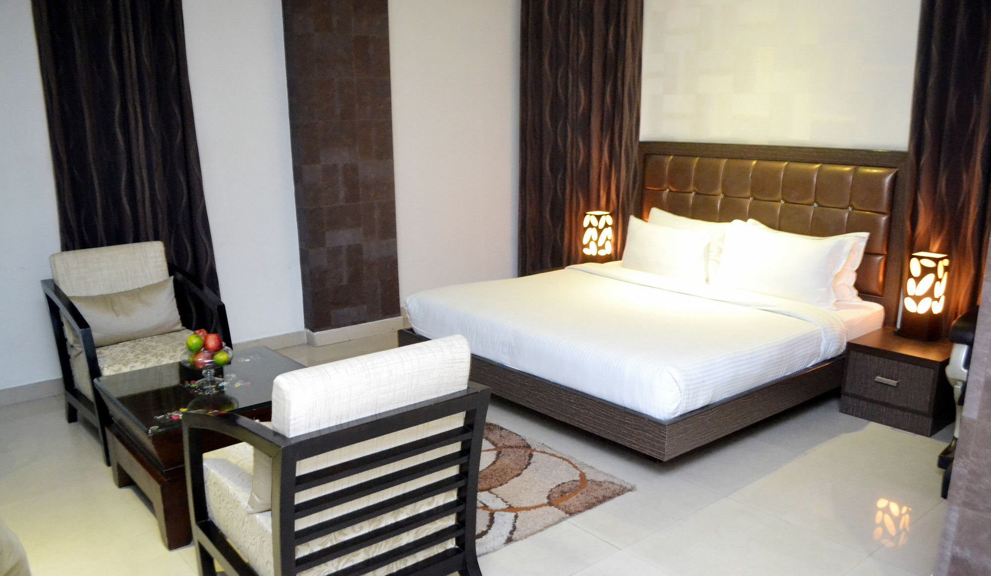Genx Le Crescent Ghaziabad Hotel Bagian luar foto