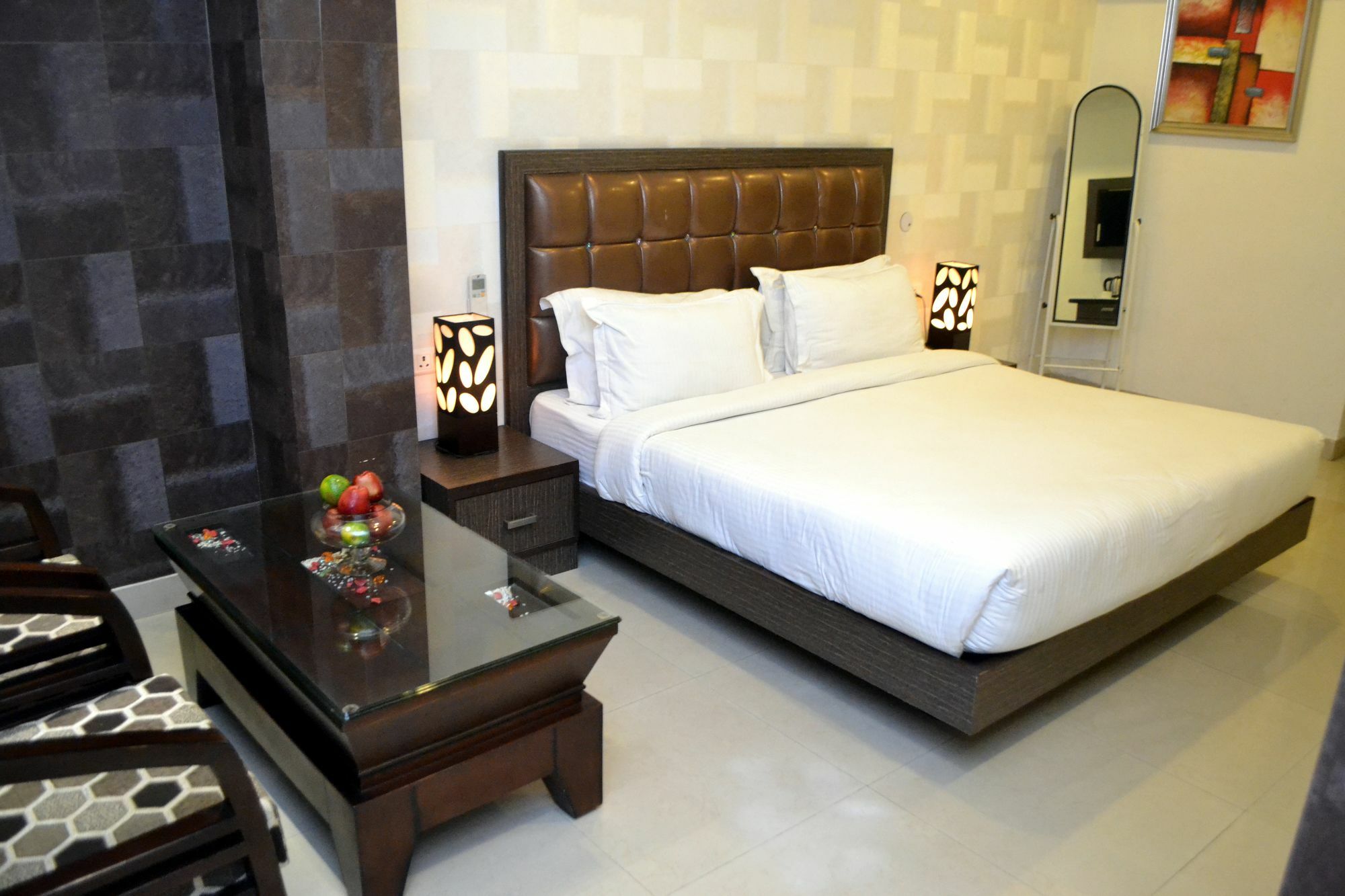 Genx Le Crescent Ghaziabad Hotel Bagian luar foto